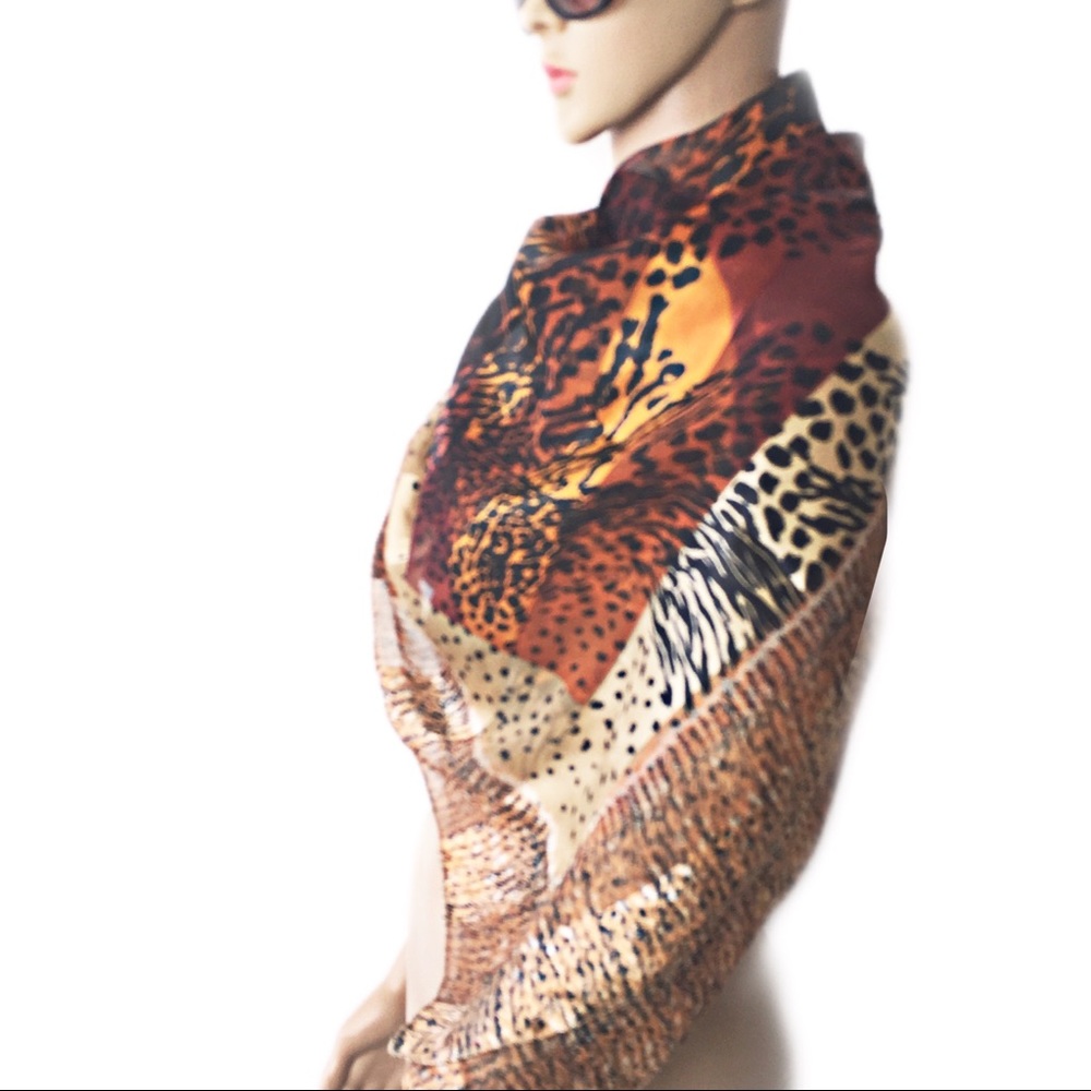 Infinity Large Leopard Scarf - Picture 5 of 7